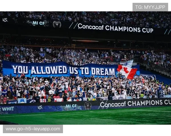 决赛夜：主场球迷制造“12人效应”助力球队取胜