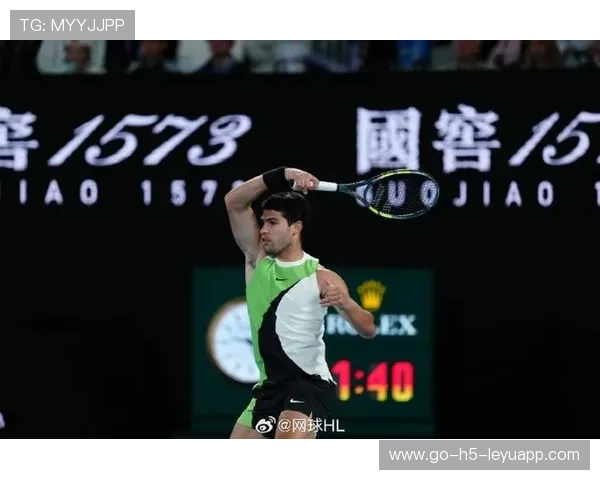 阿尔卡拉斯在网球赛场逆转德约科维奇，夺得个人生涯全满贯